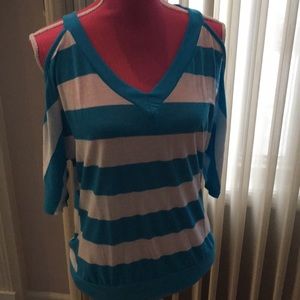 Open shoulder summer blouse